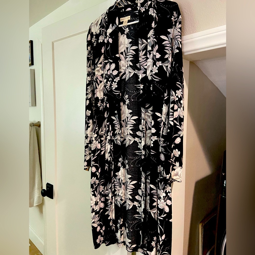 Silence + Noise Black & White Floral Kimono